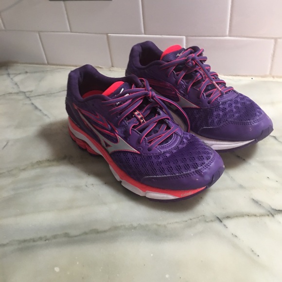 👟Like New Women’s Mizuno Wave Inspire 12. X10 Running Tennis Shoes - Picture 3 of 11